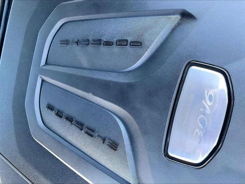 Used 2020 Porsche Cayenne AWD/4WD image 34