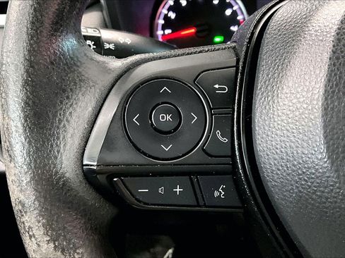 Used 2022 Toyota RAV4 XLE AWD/4WD image 17