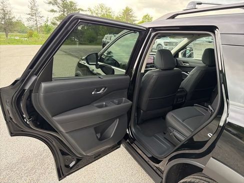 New 2026 Nissan Pathfinder SL AWD/4WD image 4