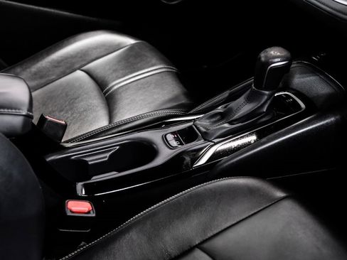 Used 2020 Toyota Corolla XLE image 34