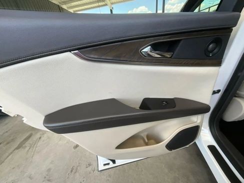 Used 2019 Lincoln Nautilus Reserve w/ Cargo Utility Package FWD image 10