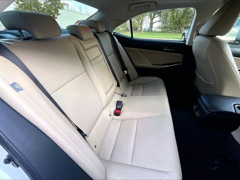 Used 2018 Lexus IS 300 AWD image 19