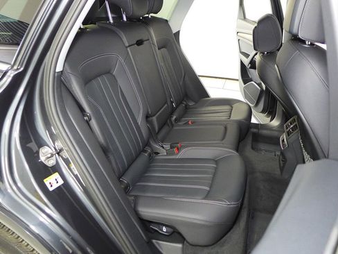 Used 2023 Audi Q5 2.0T Premium w/ Convenience Package image 20