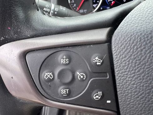 Used 2022 GMC Acadia AT4 w/ Technology Package AWD/4WD image 3
