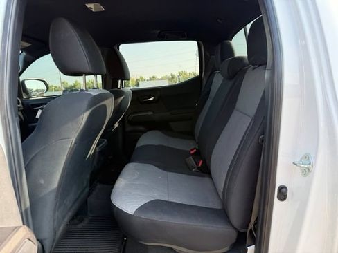 Used 2023 Toyota Tacoma TRD Off-Road w/ Technology Package AWD/4WD image 16