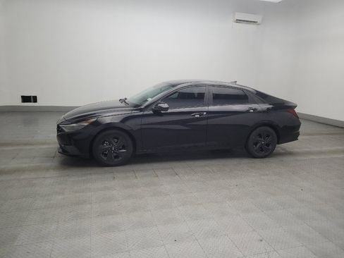 Used 2021 Hyundai Elantra SEL w/ Convenience Package FWD image 2