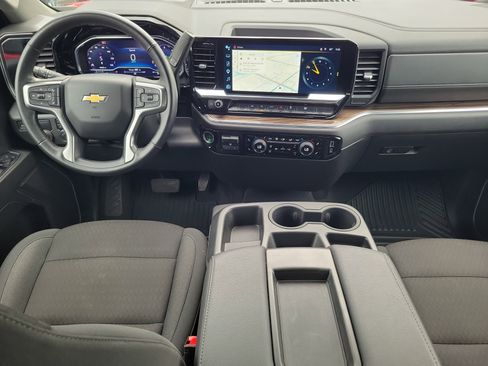 Used 2025 Chevrolet Silverado 1500 LT RWD image 10