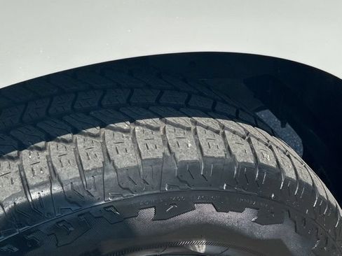 Used 2021 Ford F150 Lariat w/ Equipment Group 502A High AWD/4WD image 13