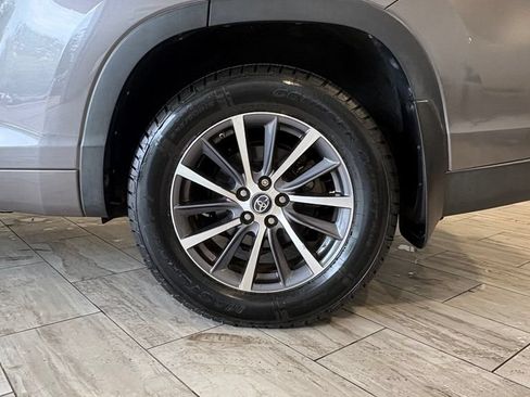 Used 2018 Toyota Highlander XLE AWD/4WD image 21