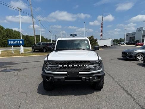 Used 2025 Ford Bronco Badlands AWD/4WD image 2