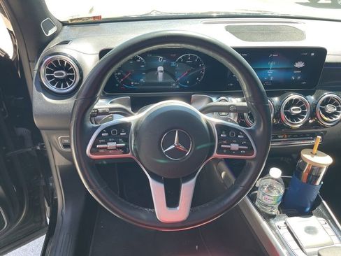 Used 2021 Mercedes-Benz GLB 250 4MATIC image 19