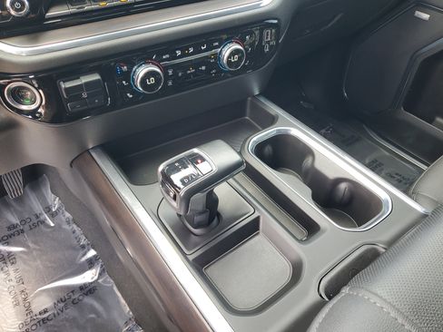 Used 2023 GMC Sierra 1500 SLT w/ SLT Convenience Package image 21