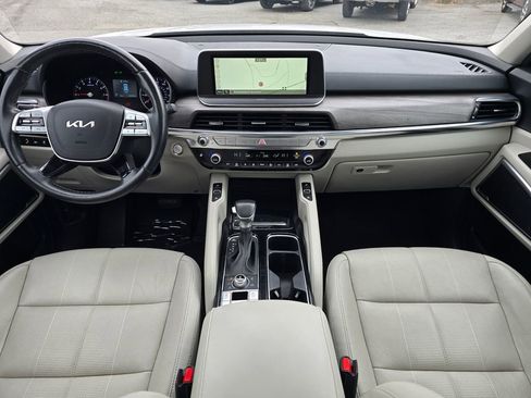 Used 2022 Kia Telluride EX w/ EX Premium Package image 5