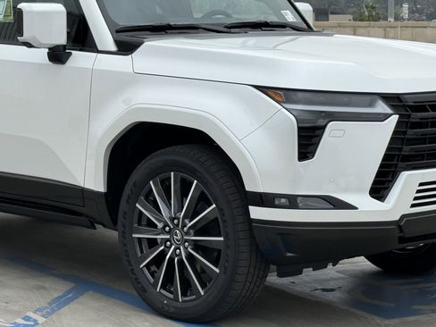 New 2026 Lexus GX 550 image 4