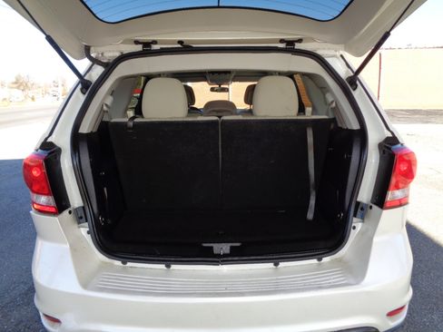 Used 2013 Dodge Journey SXT w/ Flexible Seating Group image 22