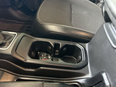 Used 2023 Jeep Gladiator Sport image 45