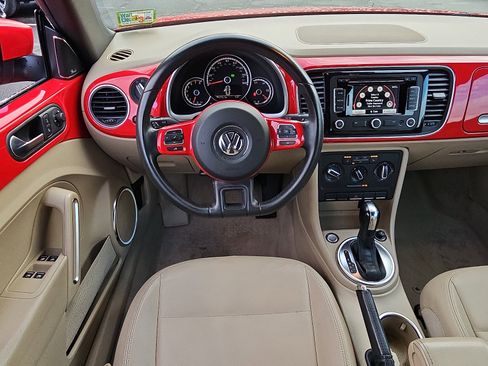 Used 2013 Volkswagen Beetle 2.5 image 12