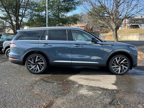 New 2026 Lincoln Aviator Reserve image 3
