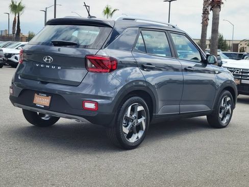New 2026 Hyundai Venue SEL FWD image 4