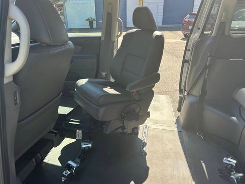 Used 2015 Honda Odyssey Touring Elite image 27