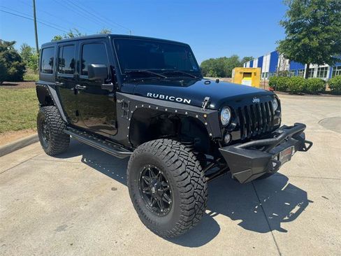 Used 2018 Jeep Wrangler Unlimited Rubicon w/ Connectivity Group AWD/4WD image 18