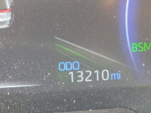 Used 2024 Toyota RAV4 XLE w/ Convenience Package AWD/4WD image 10