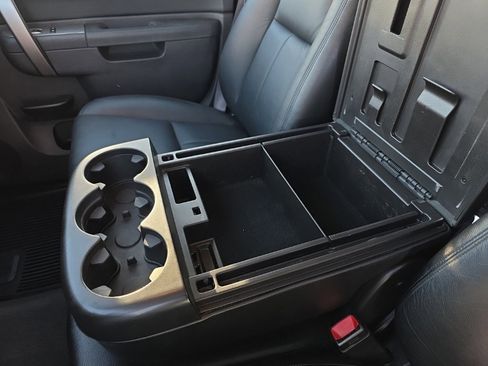 Used 2014 Chevrolet Silverado 2500 LT w/ Interior Plus Package image 15