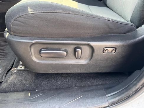 Used 2020 Toyota Tacoma TRD Off-Road AWD/4WD image 15