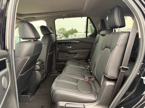 Used 2024 Honda Pilot Touring image 16