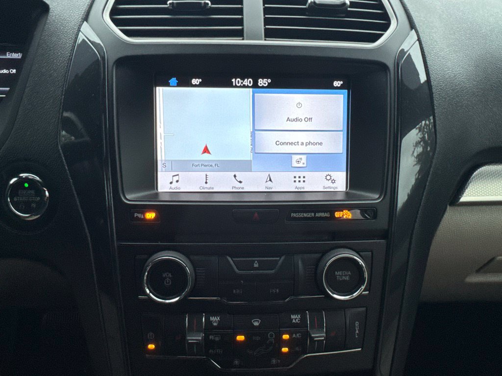 Used 2018 Ford Explorer XLT w/ Equipment Group 202A FWD image 12