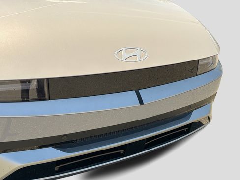 Certified 2025 Hyundai Ioniq 5 SEL AWD/4WD image 15