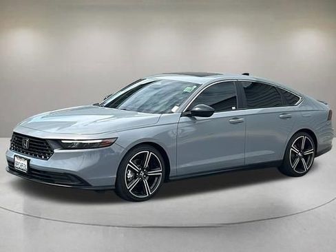 Used 2024 Honda Accord Sport image 2