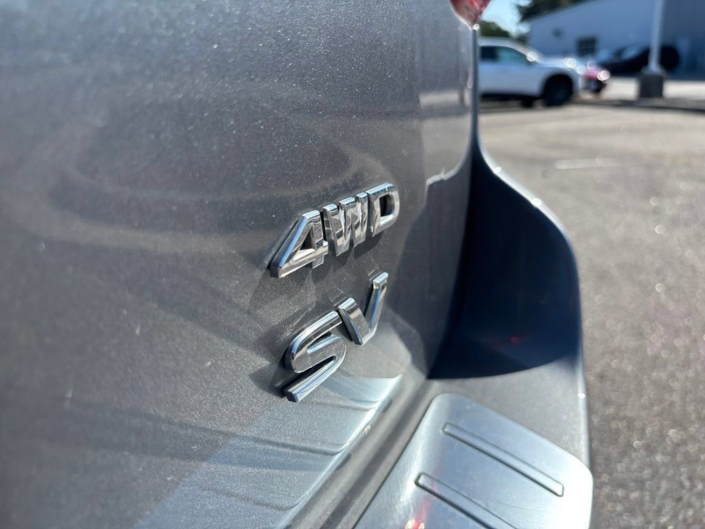 Used 2017 Nissan Pathfinder SV AWD/4WD image 16