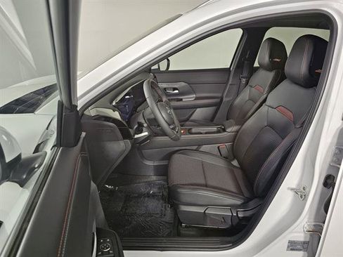 New 2025 Nissan Kicks SR w/ SR Premium Package image 22