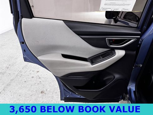 Used 2022 Subaru Forester Base image 11