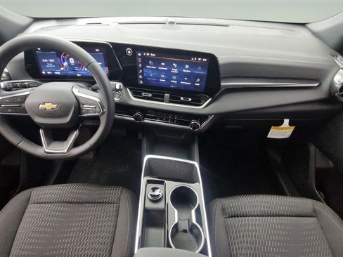 New 2026 Chevrolet Equinox LT w/ Safety and Technology Package image 9