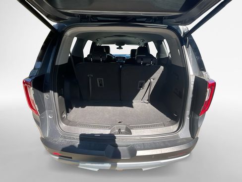 Used 2021 GMC Acadia SLE w/ Driver Convenience Package FWD image 25