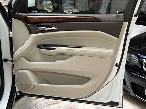 Used 2016 Cadillac SRX Luxury w/ Driver Assist Package FWD image 28