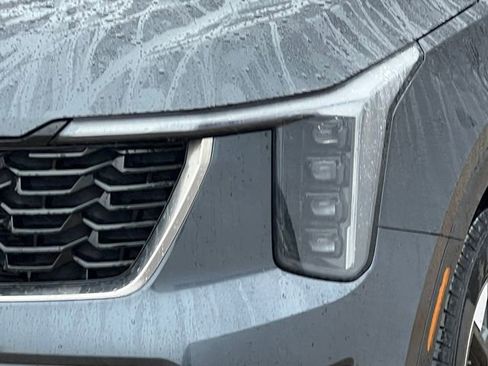 Used 2024 Kia Sorento S image 38