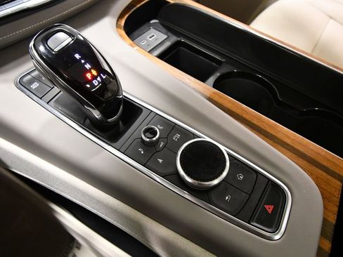 Used 2024 Cadillac Escalade ESV Sport Platinum AWD/4WD image 32