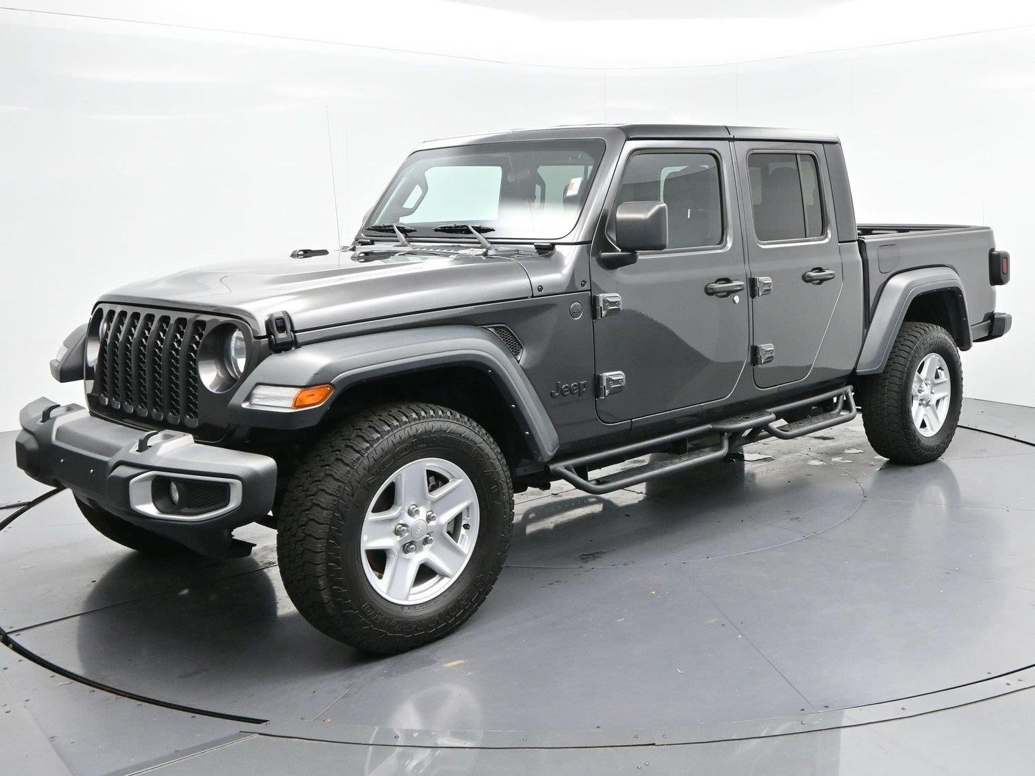 Used 2023 Jeep Gladiator Sport AWD/4WD image 3