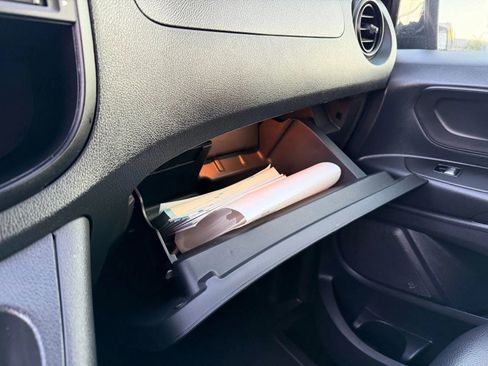 Used 2018 Mercedes-Benz Metris Passenger image 15