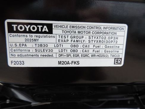 Used 2025 Toyota Corolla Cross L FWD image 18