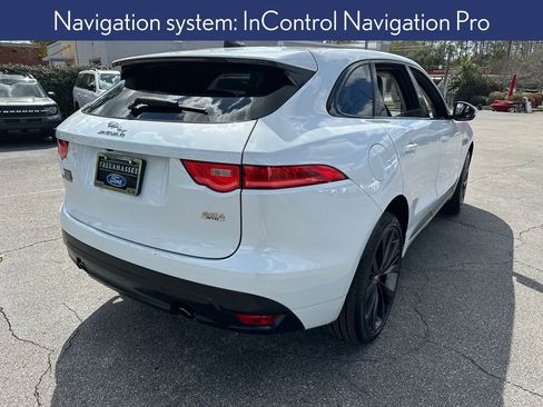 Used 2020 Jaguar F-PACE R-Sport image 3