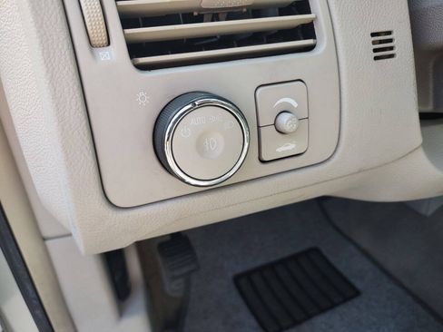 Used 2010 Buick Lucerne CXL w/ Driver Confidence Package FWD image 13