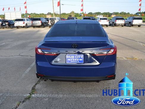Used 2025 Toyota Camry SE w/ Multimedia Upgrade Package FWD image 4