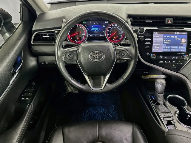 Used 2020 Toyota Camry XSE FWD image 14