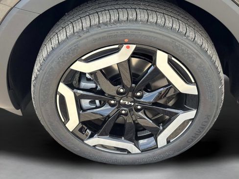 New 2025 Kia Telluride S image 10