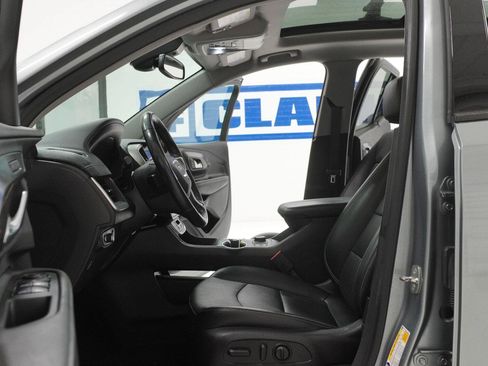 Used 2023 GMC Terrain SLT w/ LPO, 'HIT The Road' Package FWD image 5