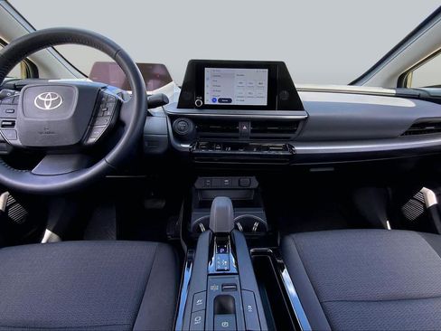 Used 2026 Toyota Prius LE FWD image 15